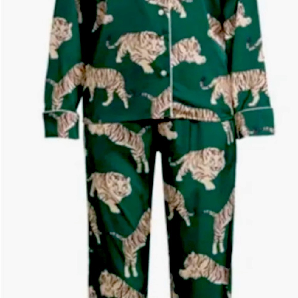 Averie sleep Zola Emerald Tiger Print Pajamas.Brand new with tags & matching bag